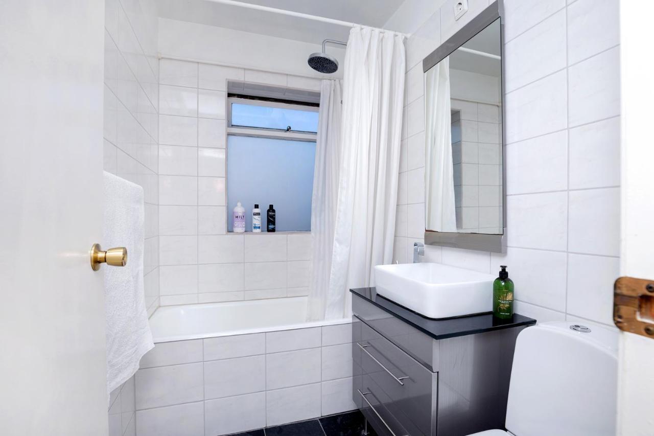 View, Bright & Cozy - Free Parking * Reykjavik