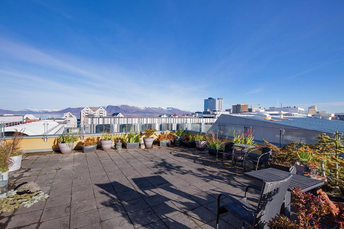 Penthouse With Panasonic Mountain View Apartment