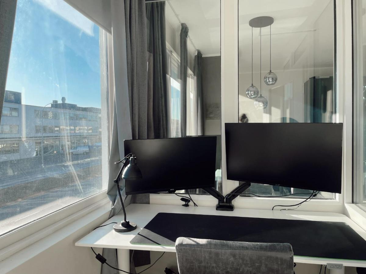 Centrally Located, Comfy, And Spacious Apartment. Apartment