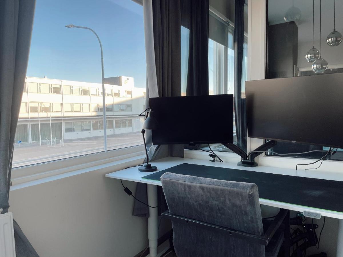 Centrally Located, Comfy, And Spacious Apartment. Apartment