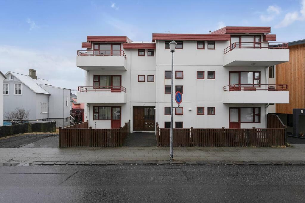 Cheerful 3br Down Town Newly Renovated Reykjavík