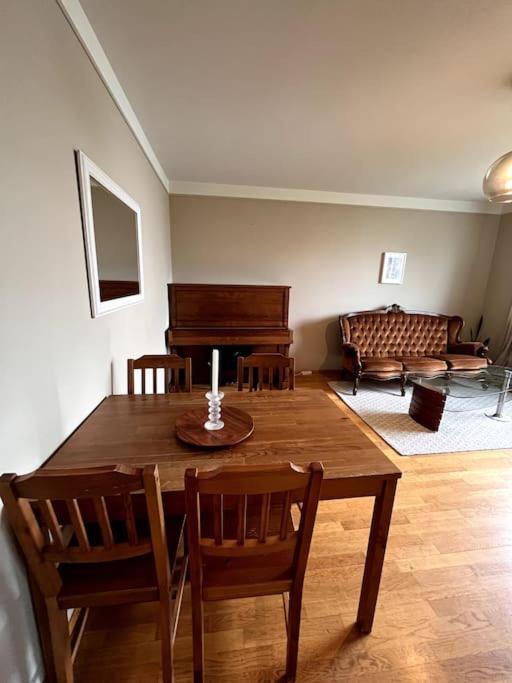 Charming Two Bedroom In Vesturbaer Donwtown Apartment Reykjavík