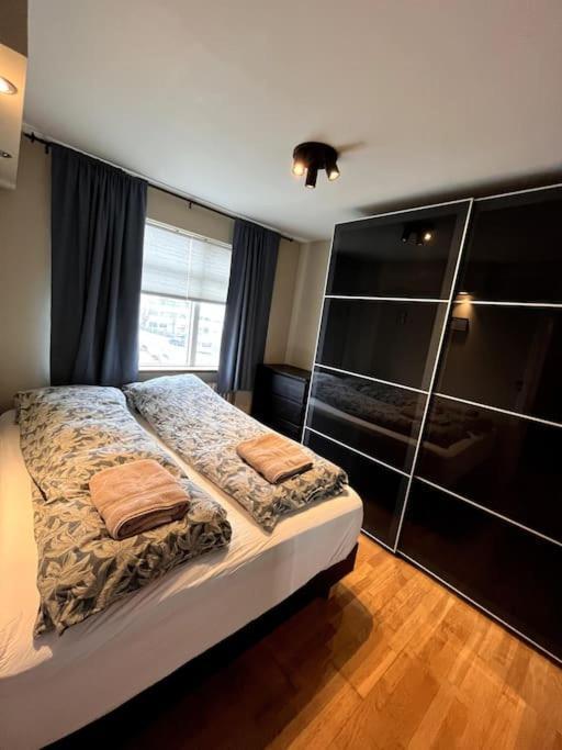 Charming Two Bedroom In Vesturbaer Donwtown Apartment Reykjavík