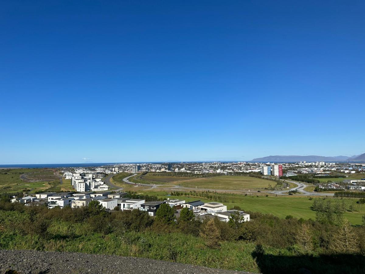 In Austurkor- Birta * Reykjavík