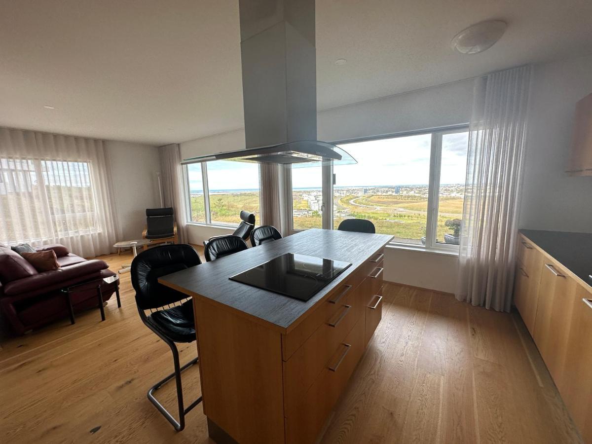 Apartment In Austurkor- Birta Reykjavík