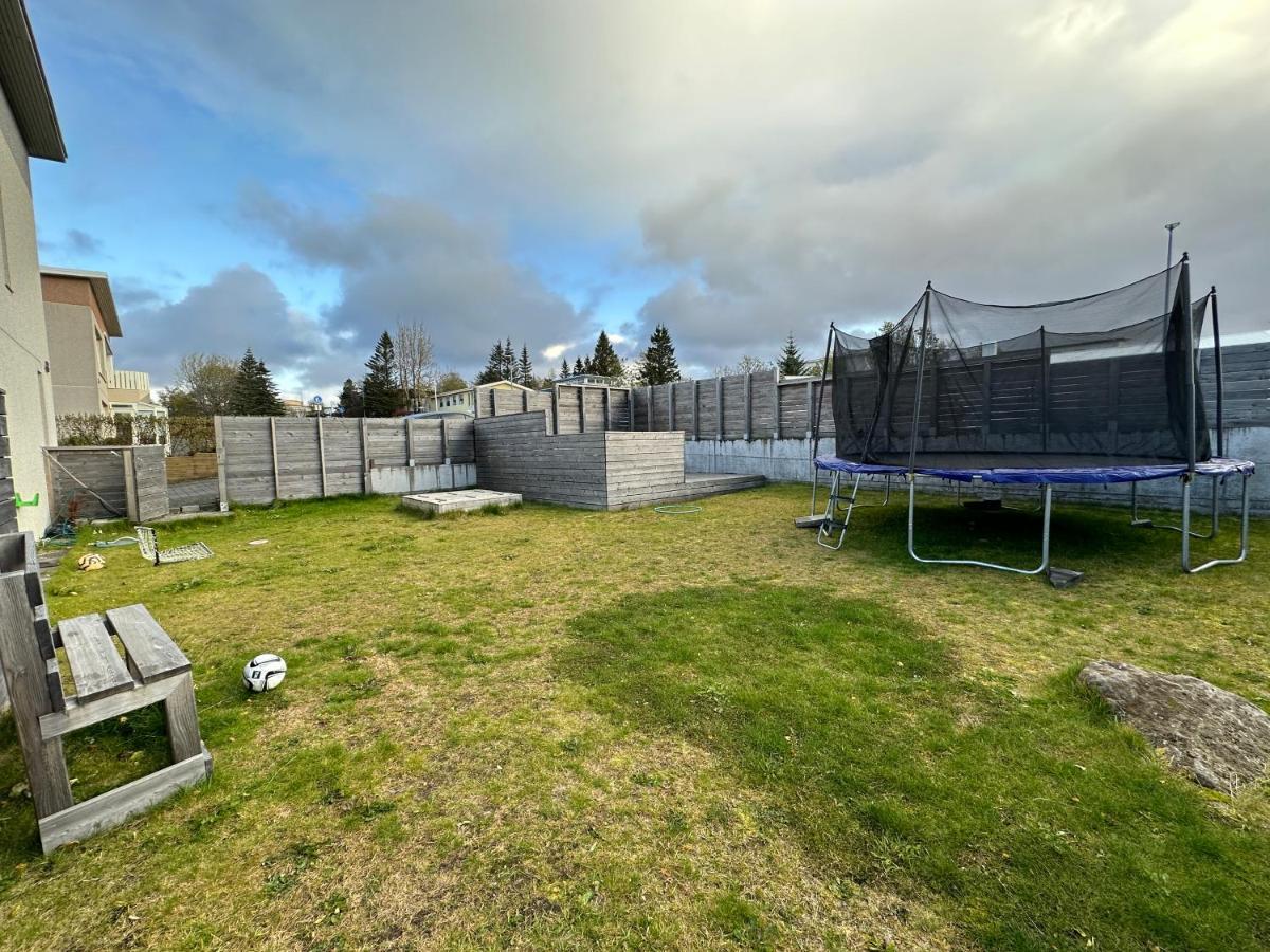 Spacious And Family Friendly In Kopavogur Reykjavik