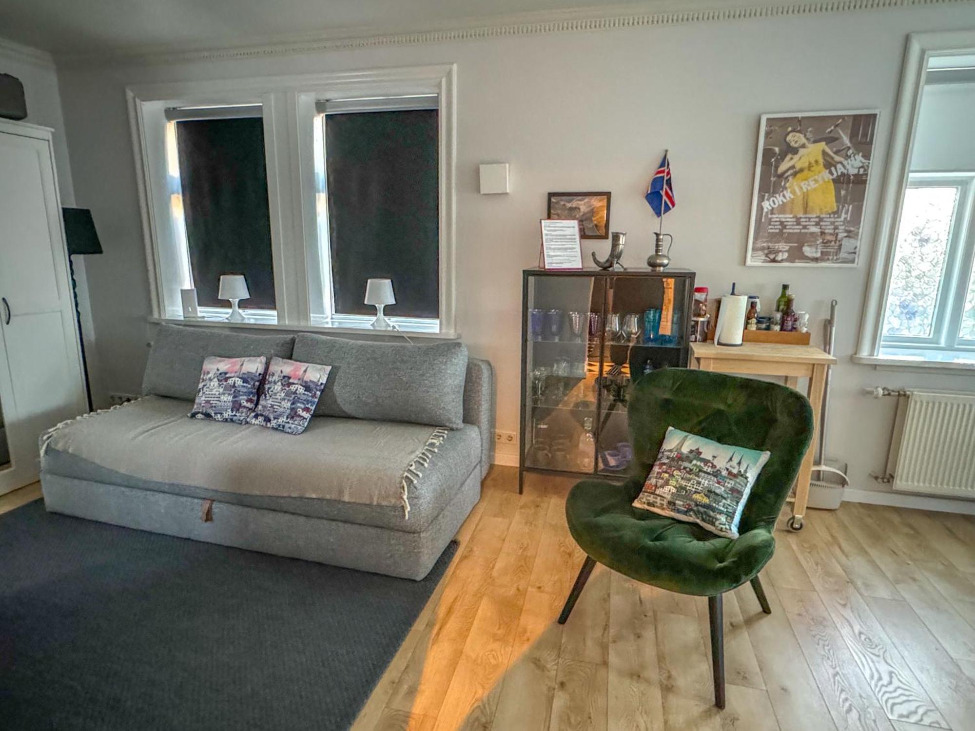 Apartment Enjoy Yellow Door Reykjavik