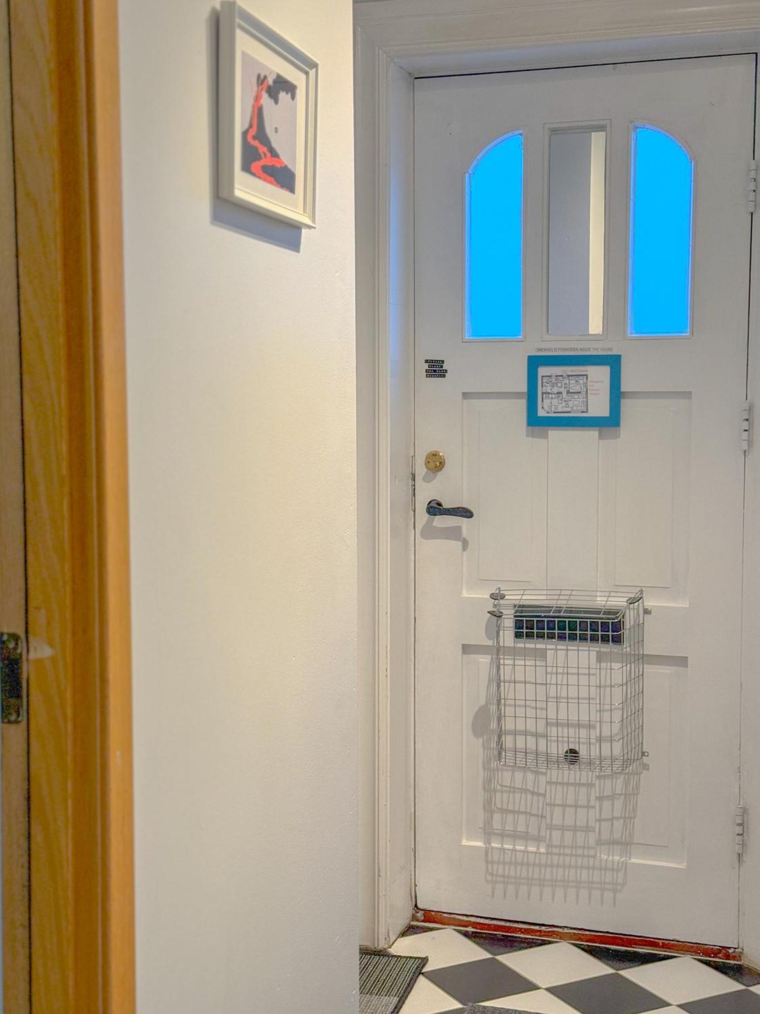 Enjoy Yellow Door Apartment Reykjavik