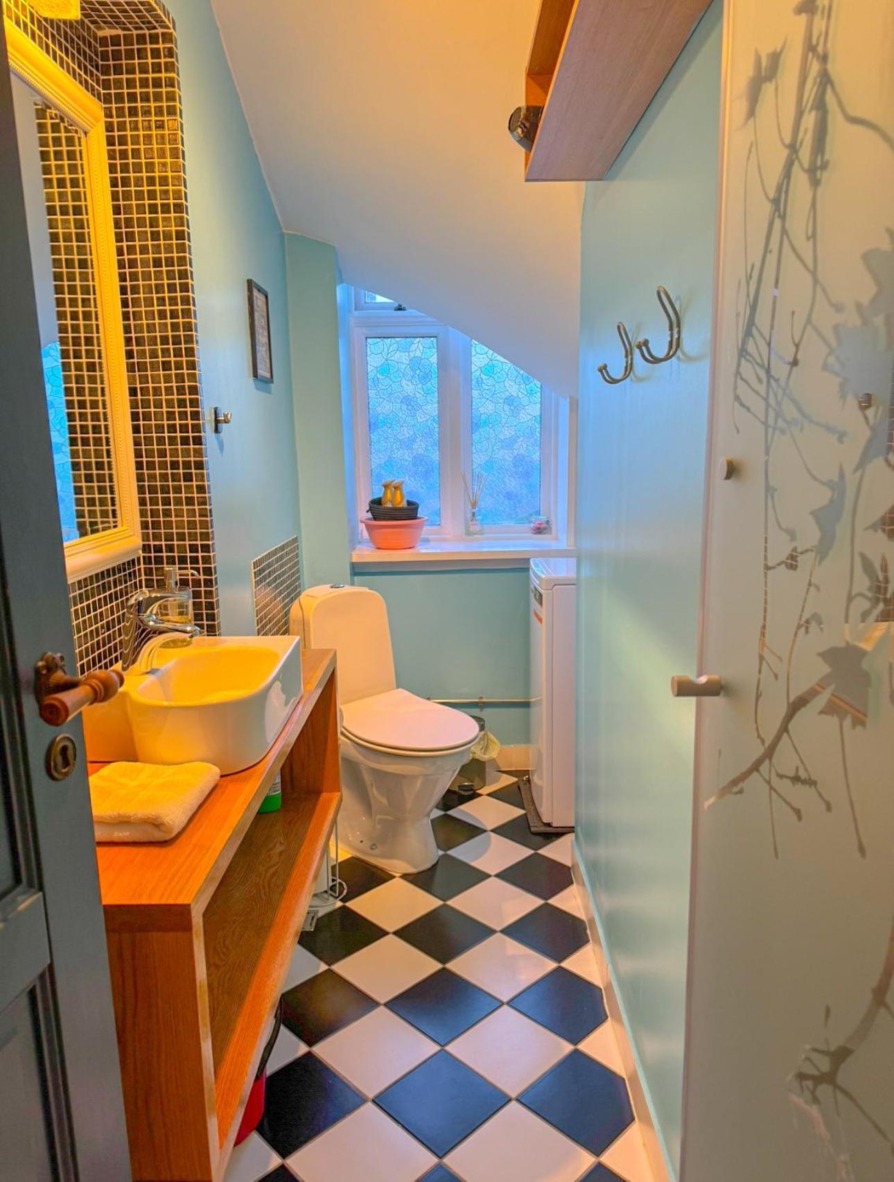 Enjoy Yellow Door Apartment *