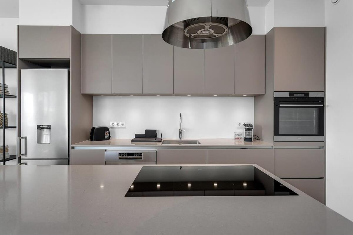 Spacious Luxury 3br With 2 Bathrooms 1003