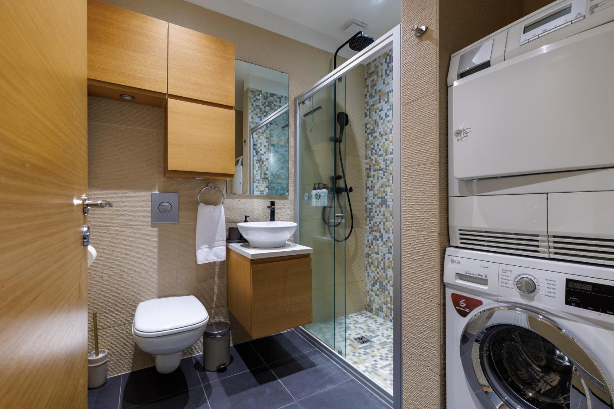 In Downtown Apartment *