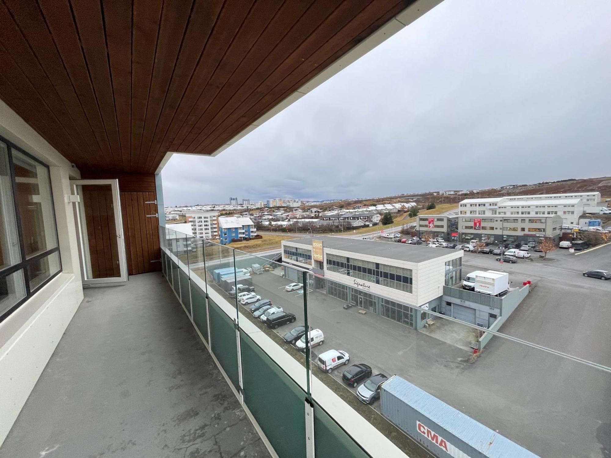 Modern And Spacious 3 Bedroom In Kopavogur *
