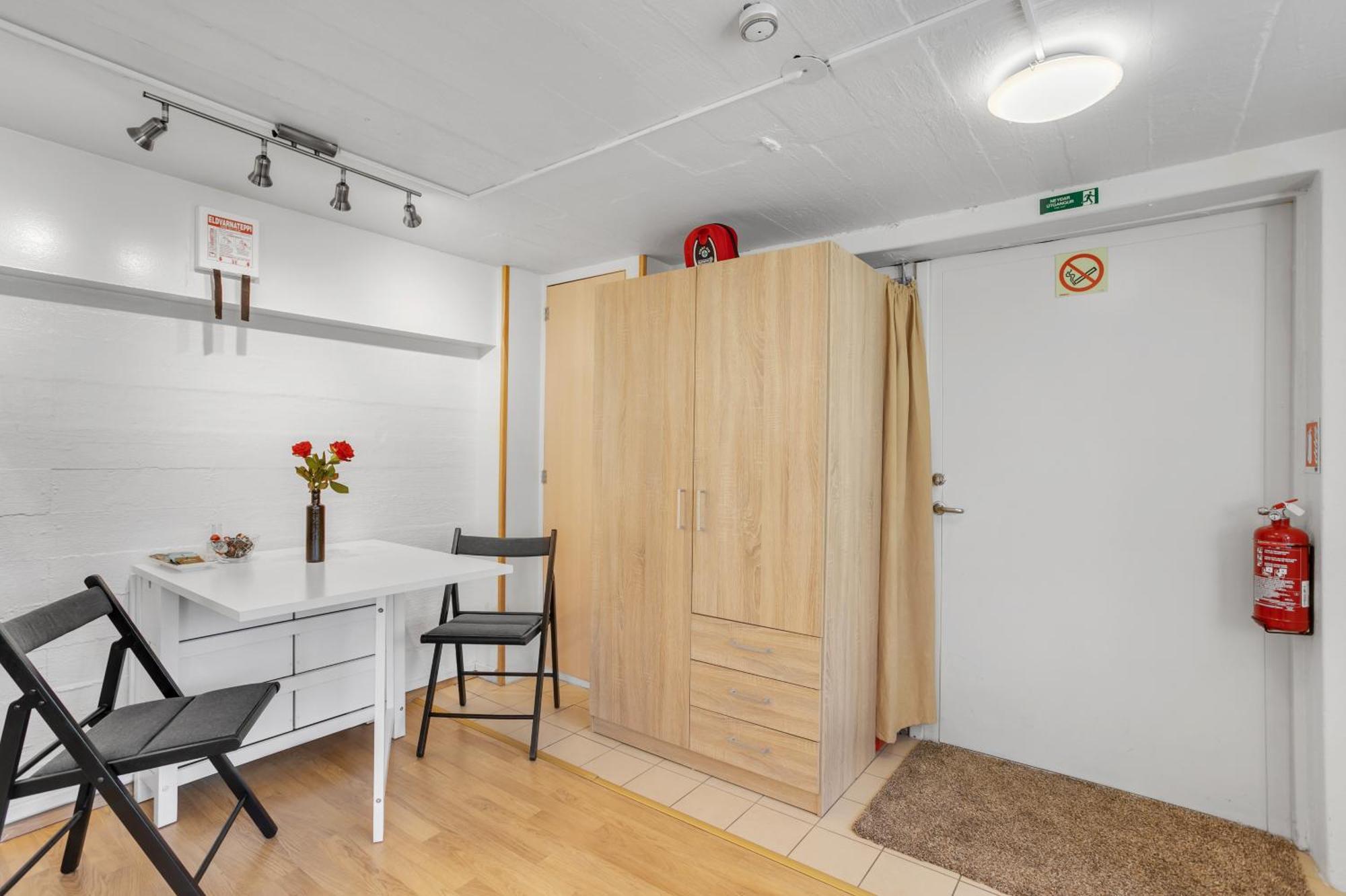 Lara Studio: Laugardalur Valley Retreat With Private Entrance And Parking