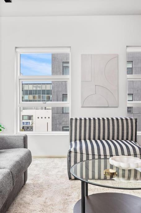 Modern Lux Retreat With 2br&2ba Heart Of The City * Reykjavik