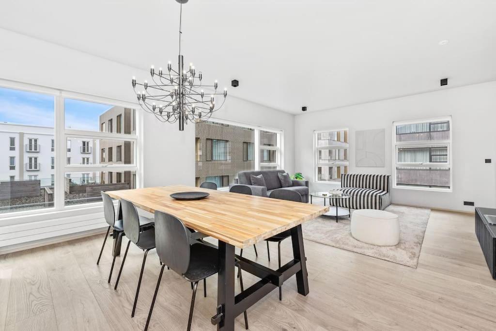 Modern Lux Retreat With 2br&2ba Heart Of The City * Reykjavik