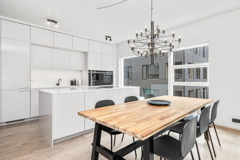 Modern Lux Retreat With 2br&2ba Heart Of The City Apartment
