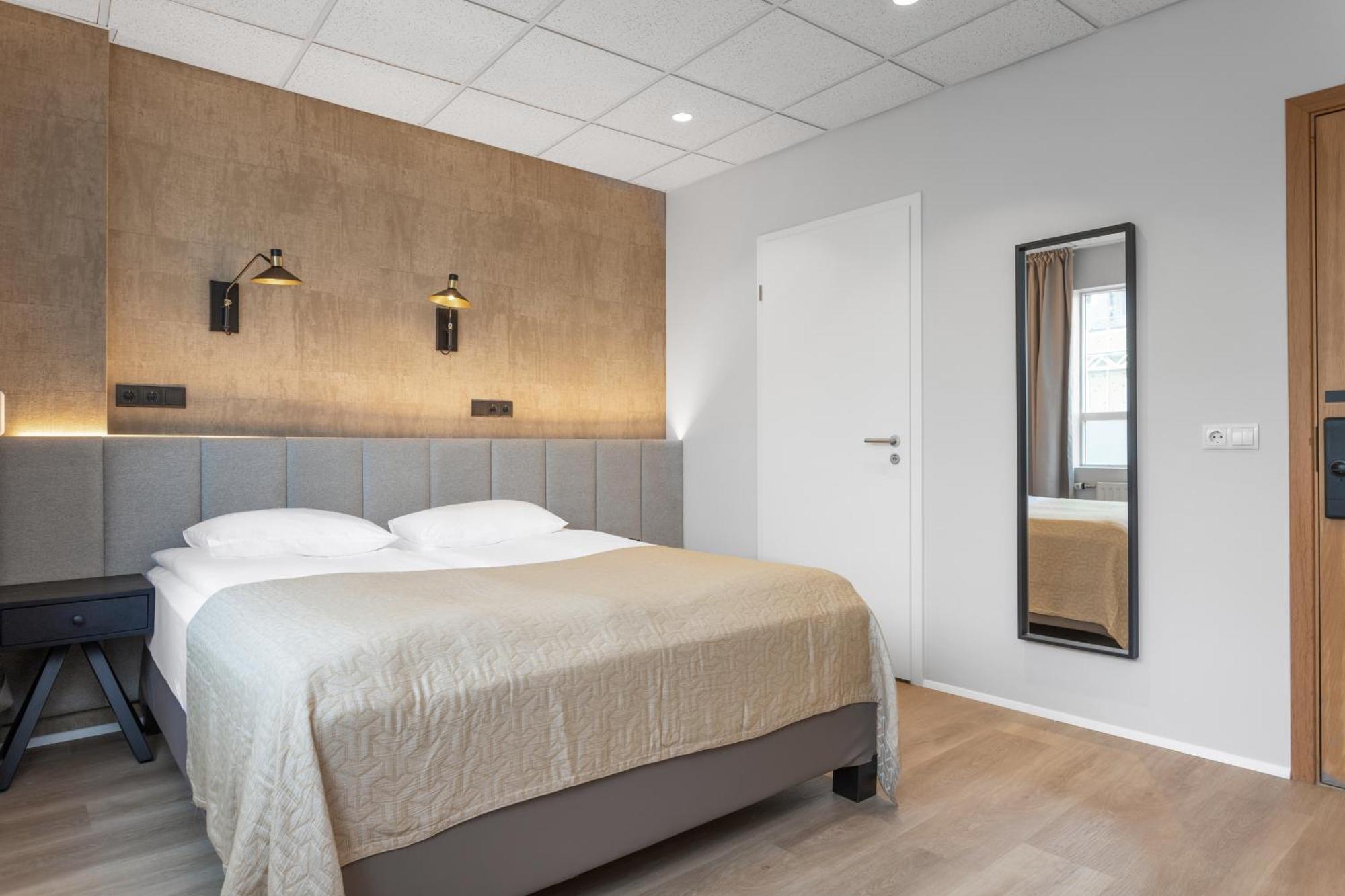 22 Hill Hotel
