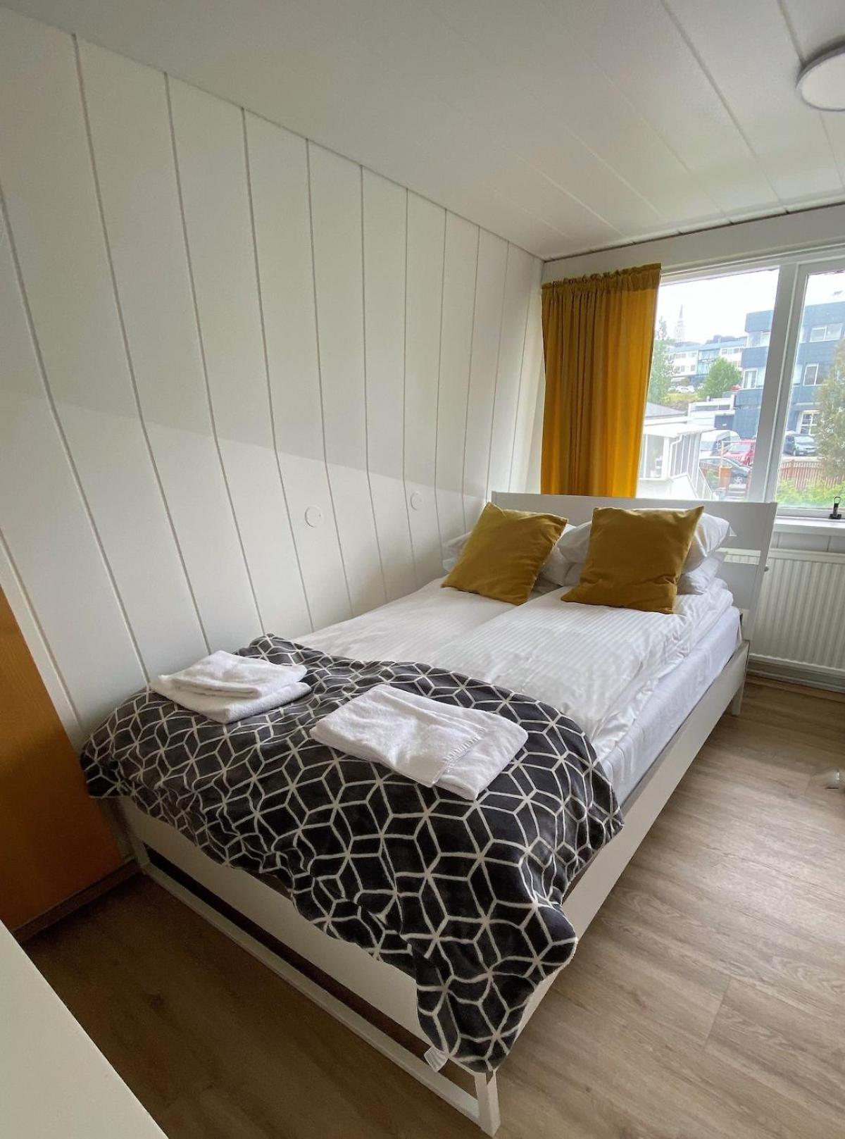 Charming 2 Bedroom With Free Parking Apartment