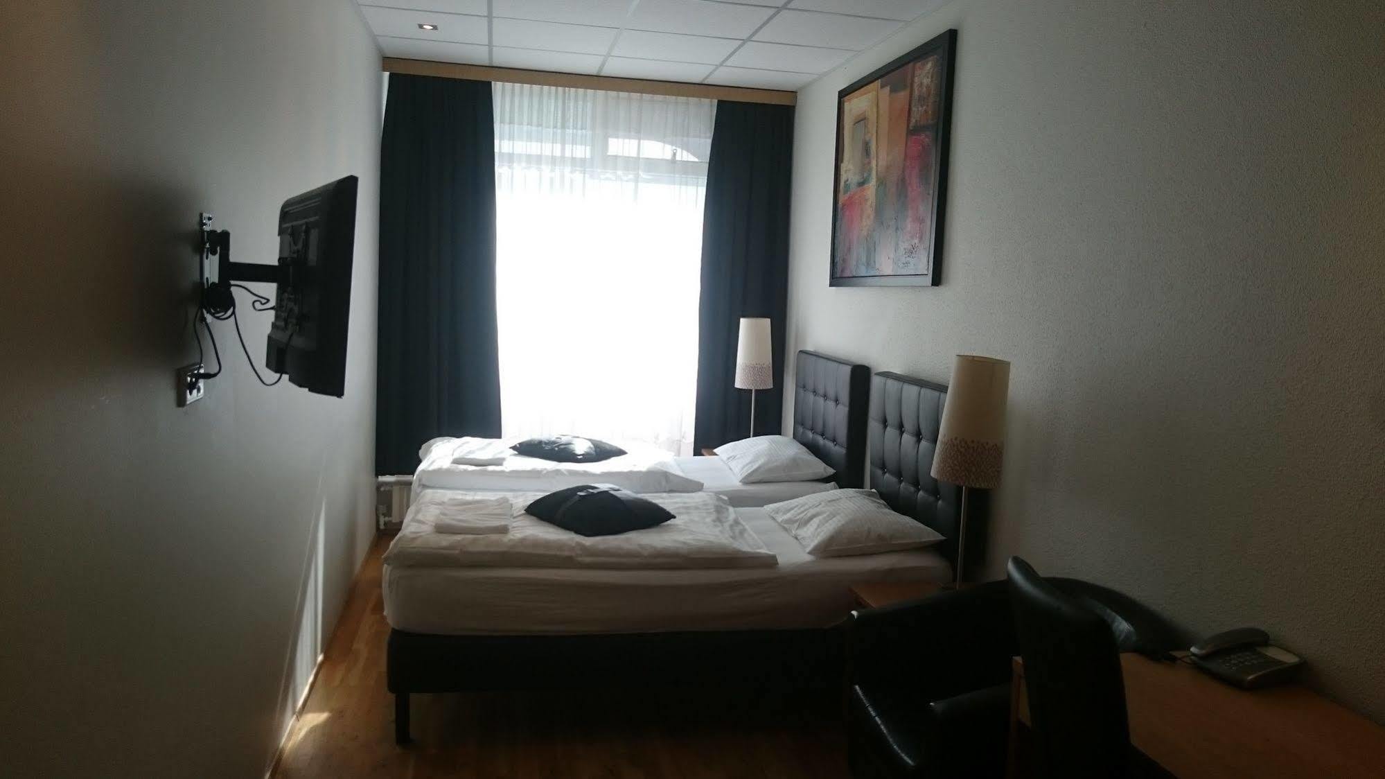 4th Floor Hotel 3*